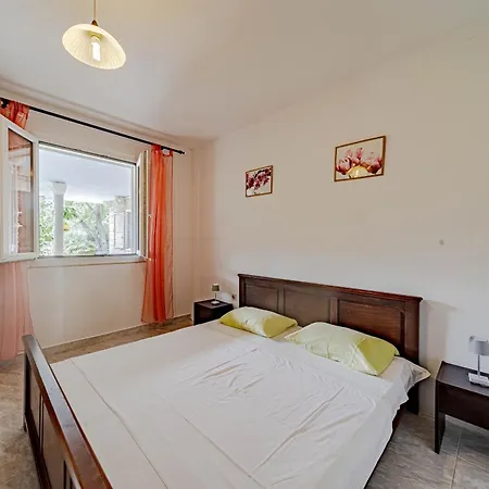 Сasa de vacaciones Seaside House For Families With Children Cove Rasohatica, Korcula - 4386 *